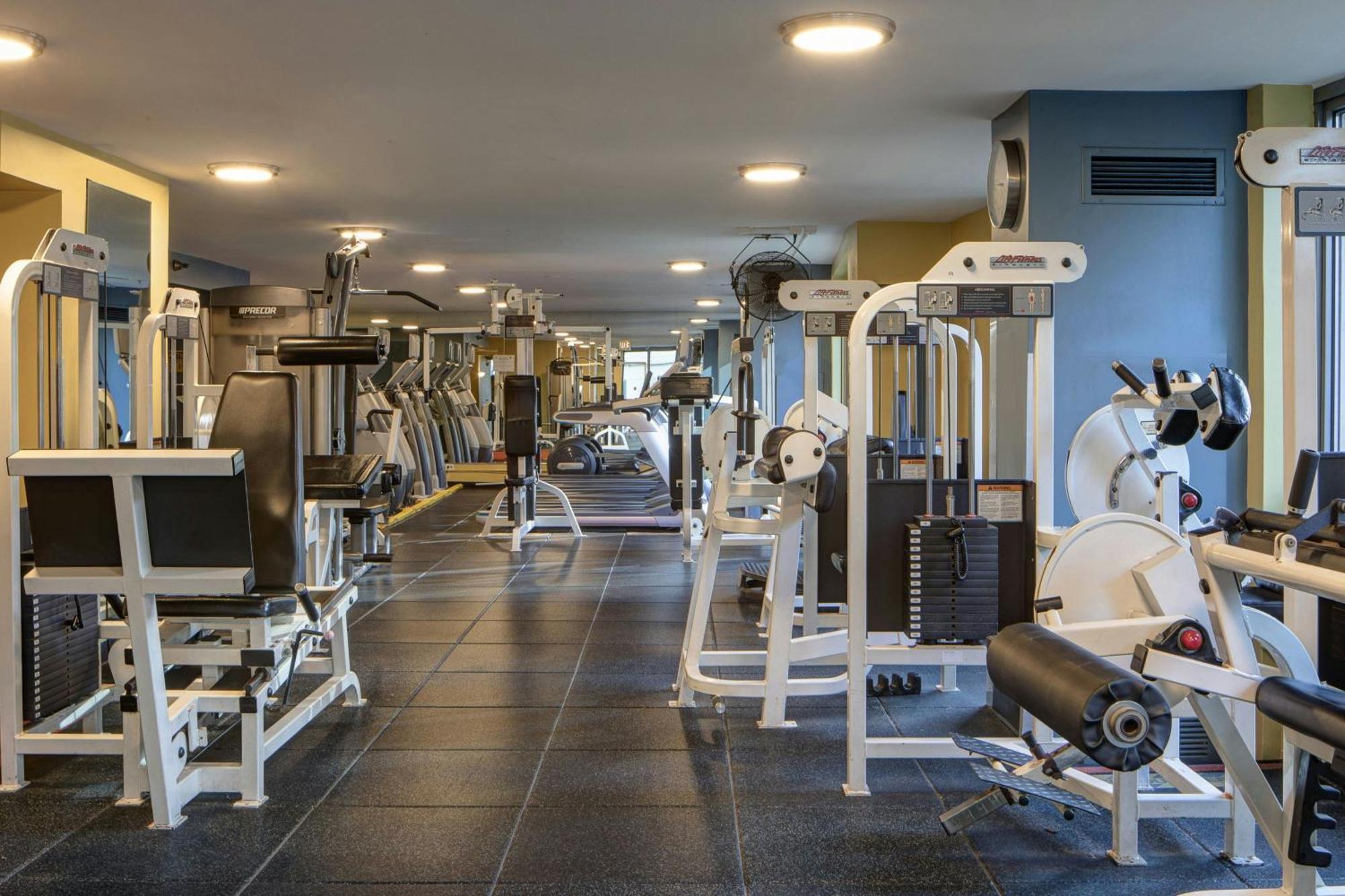 Courtyard By Marriott Chicago Downtown/River North Екстериор снимка