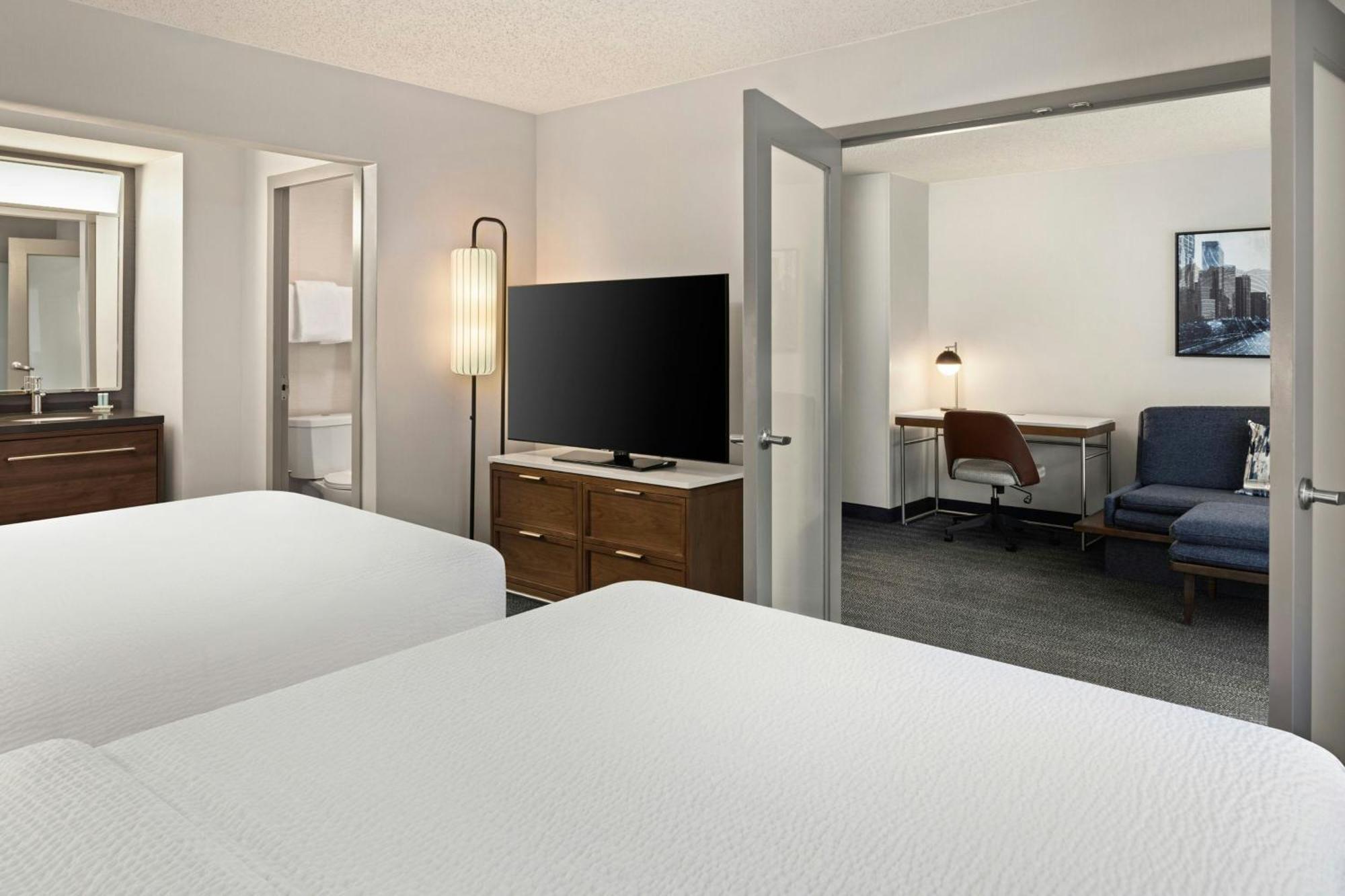 Courtyard By Marriott Chicago Downtown/River North Екстериор снимка