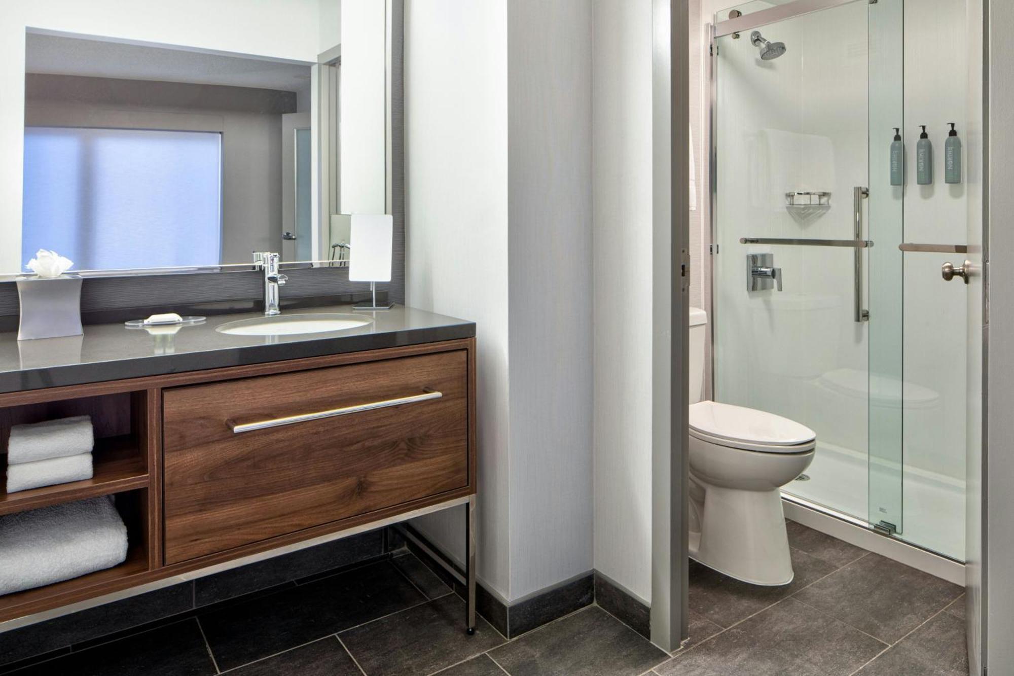 Courtyard By Marriott Chicago Downtown/River North Екстериор снимка