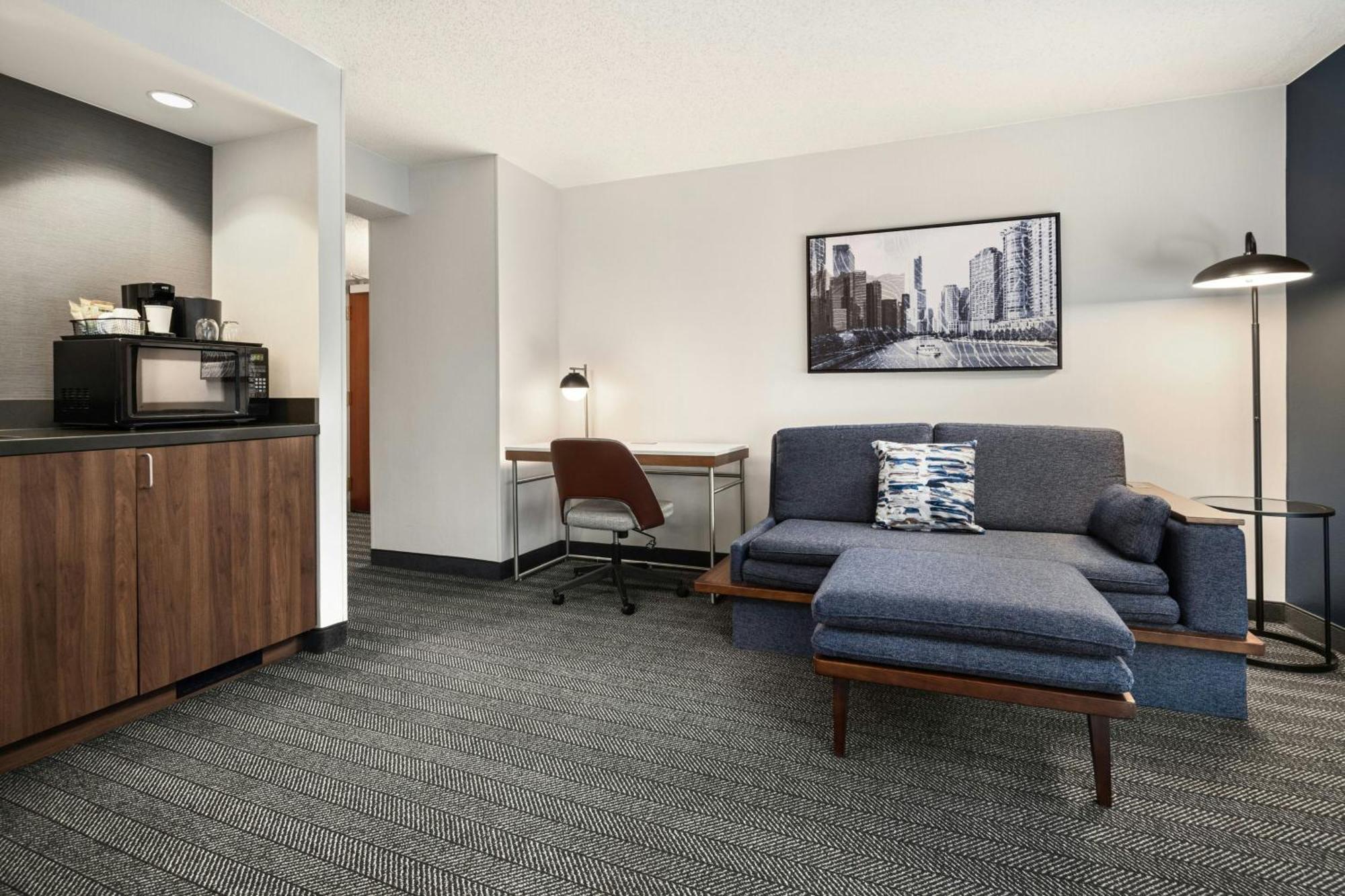 Courtyard By Marriott Chicago Downtown/River North Екстериор снимка