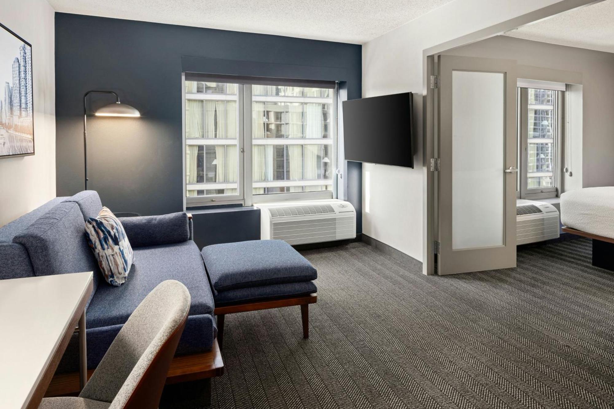 Courtyard By Marriott Chicago Downtown/River North Екстериор снимка