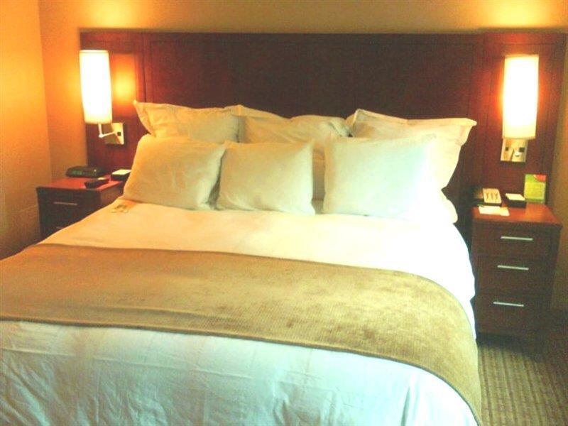 Courtyard By Marriott Chicago Downtown/River North Екстериор снимка